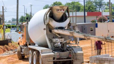 Se busca chofer para conducir camión revolvedora de concreto