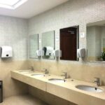 Se busca personal para limpieza de baños públicos